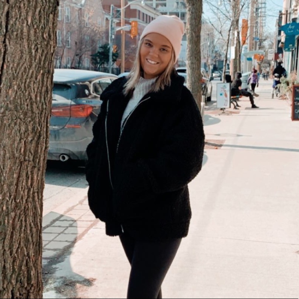 Meet your Posher, Caroline